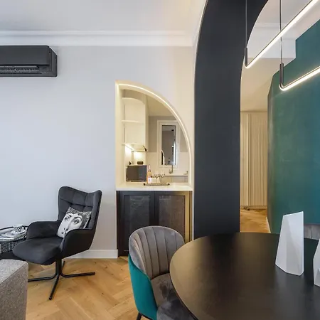 아파트 King By Luxlikehome 테살로니키