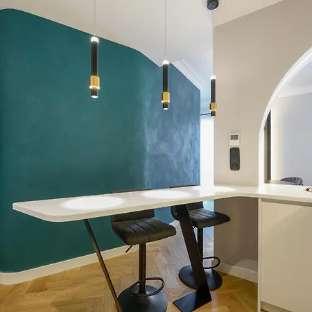 아파트 King By Luxlikehome 테살로니키