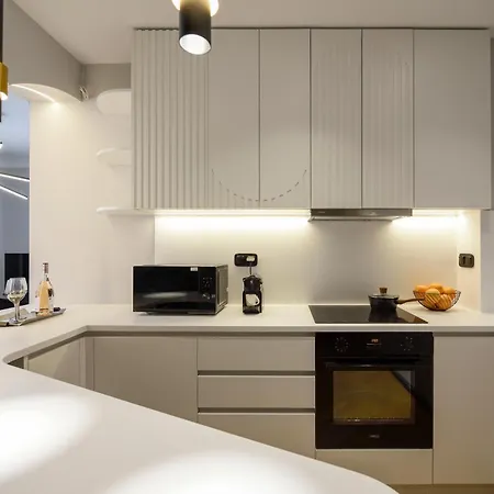 아파트 King By Luxlikehome 테살로니키