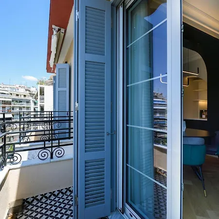 아파트 King By Luxlikehome 테살로니키